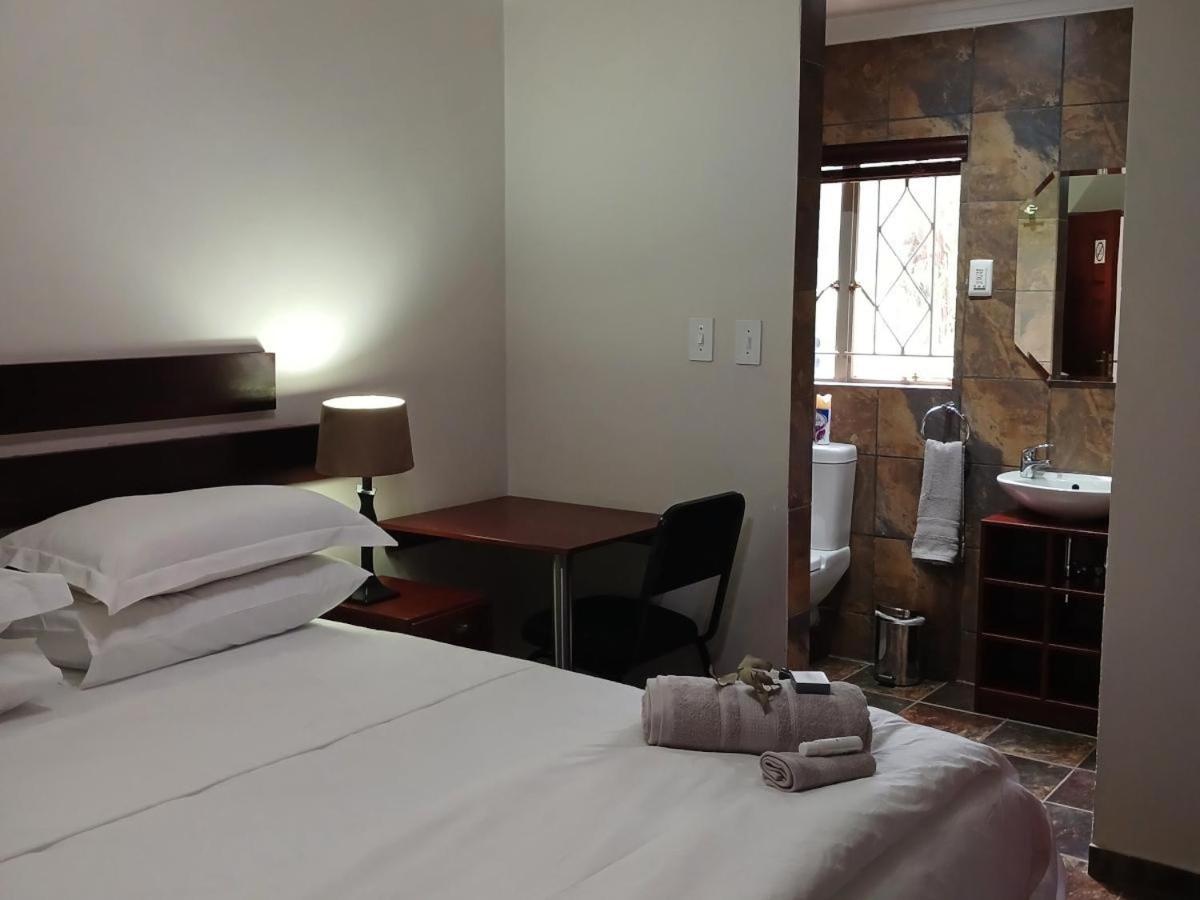 Hotel Blue Sky Manor Roodepoort Habitación foto
